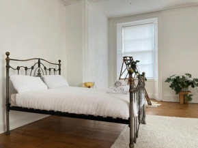 Three bedroom central flat in Edinburgh - Leith